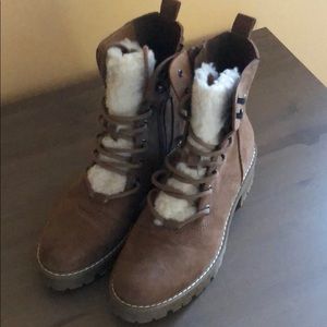 Universal Thread Mid Rise Boots Winter